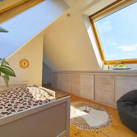 Apartment Gold
